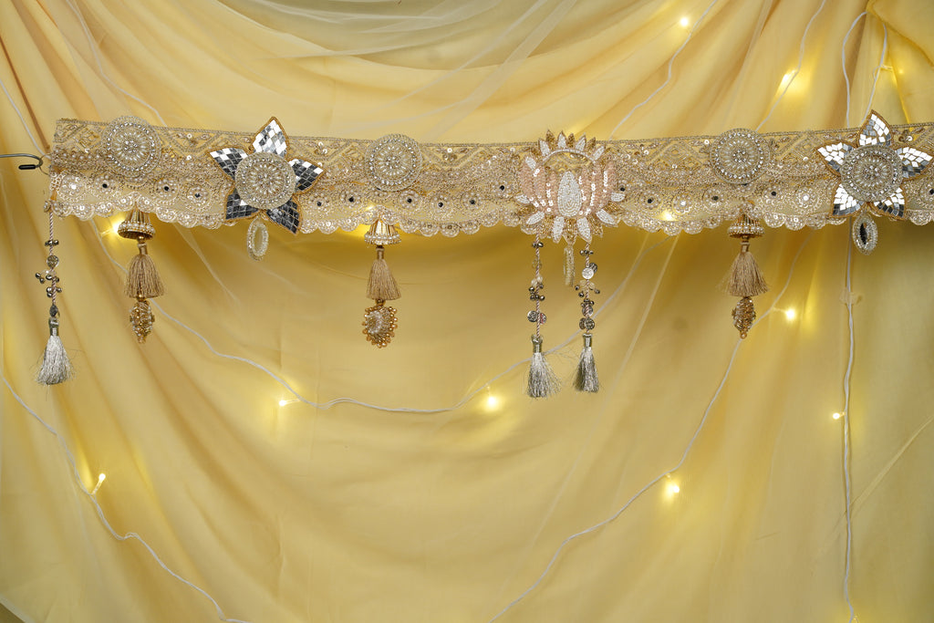 Gold and heavy jardozi bandarwar