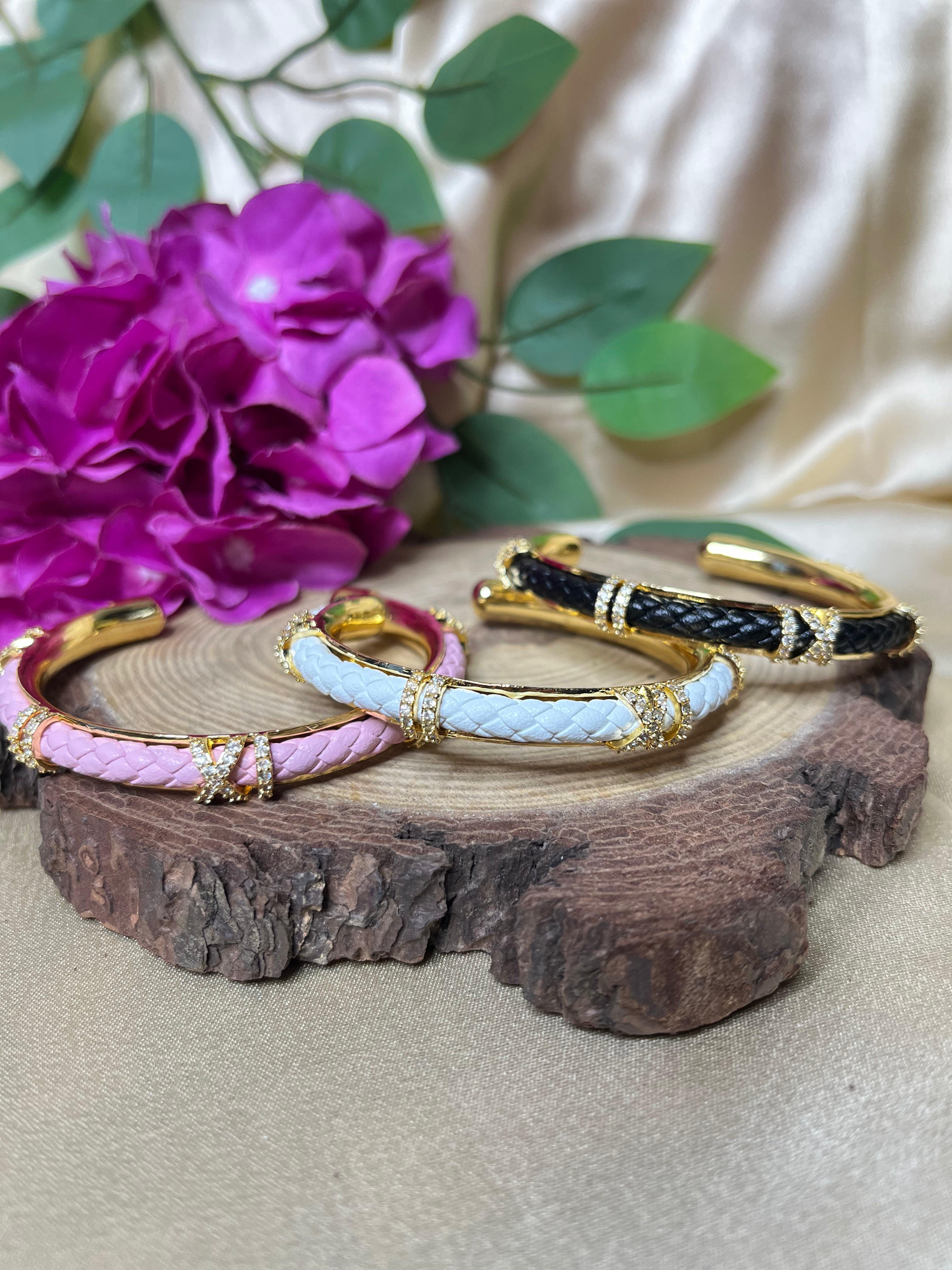Leather adjustable bracelet